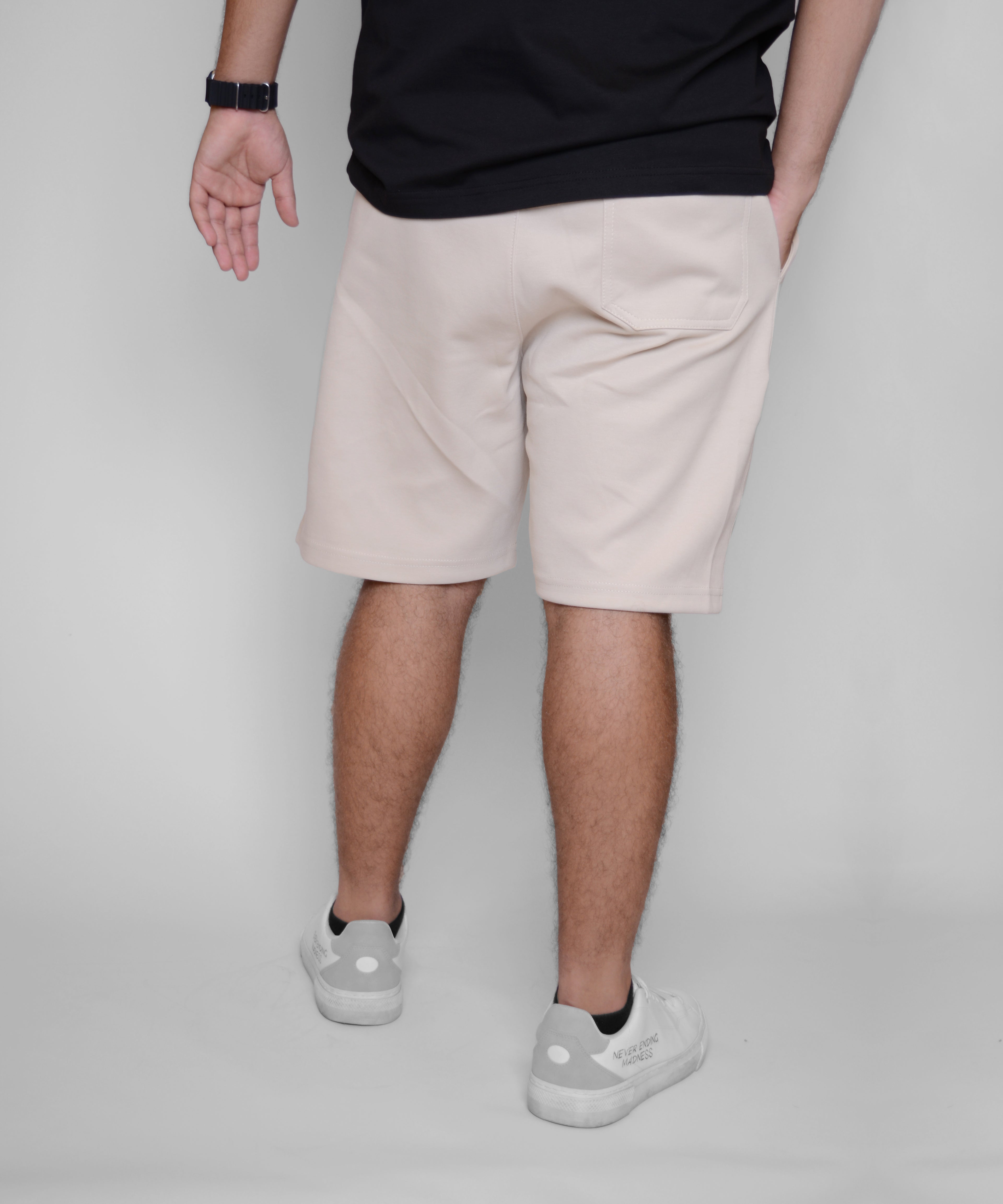 Trend in go out printed short