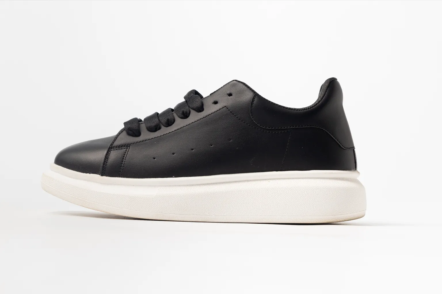 ALEX MCQUEEN SHOES – White Heel Tab
